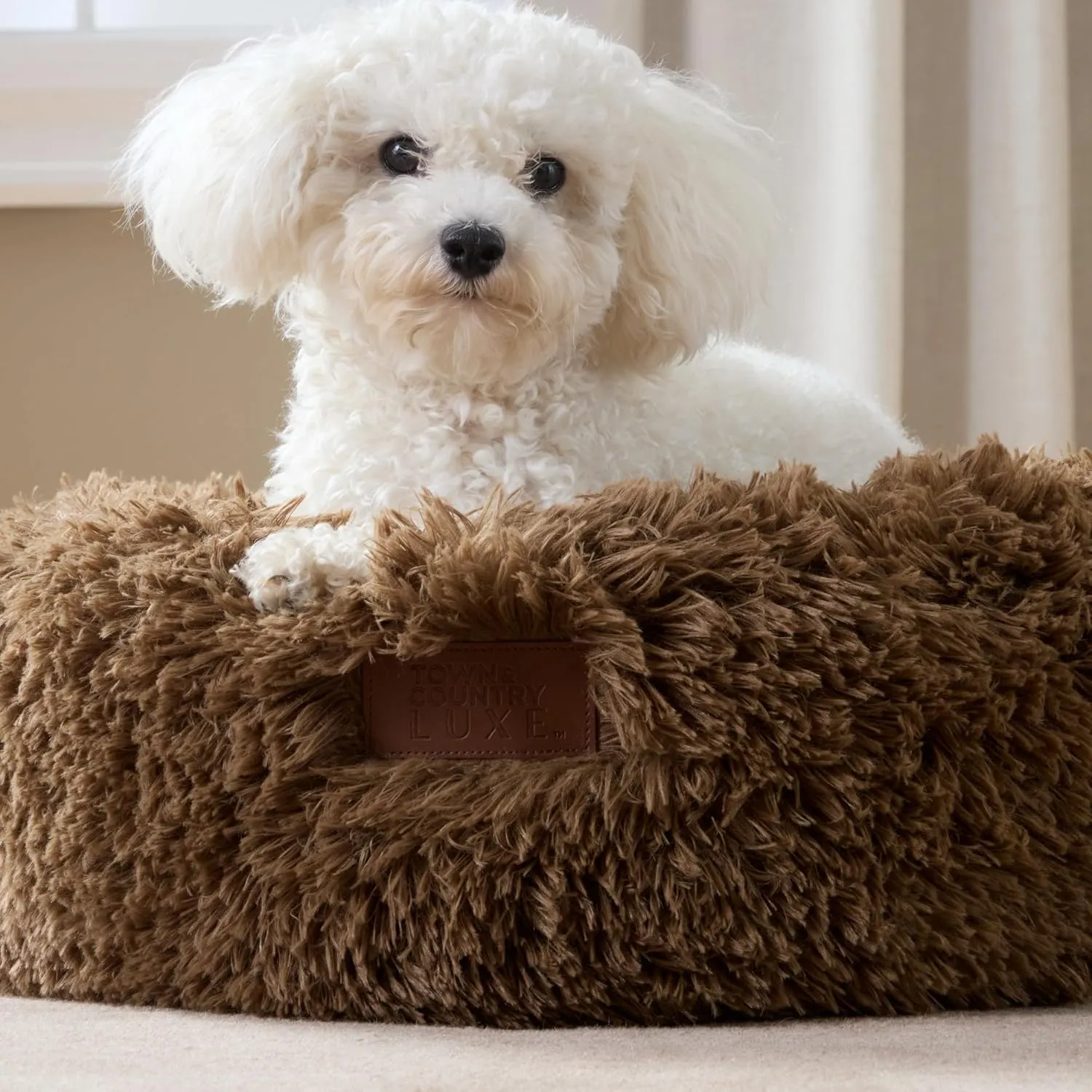TOWN & COUNTRY LUXE CuddleTown Fuzzy Solid Donut Pet Bed, Soft, Cozy & Calming, Non-Slip Bottom, 100% Machine Washable, Brown, Medium 28"x28"x7" Round