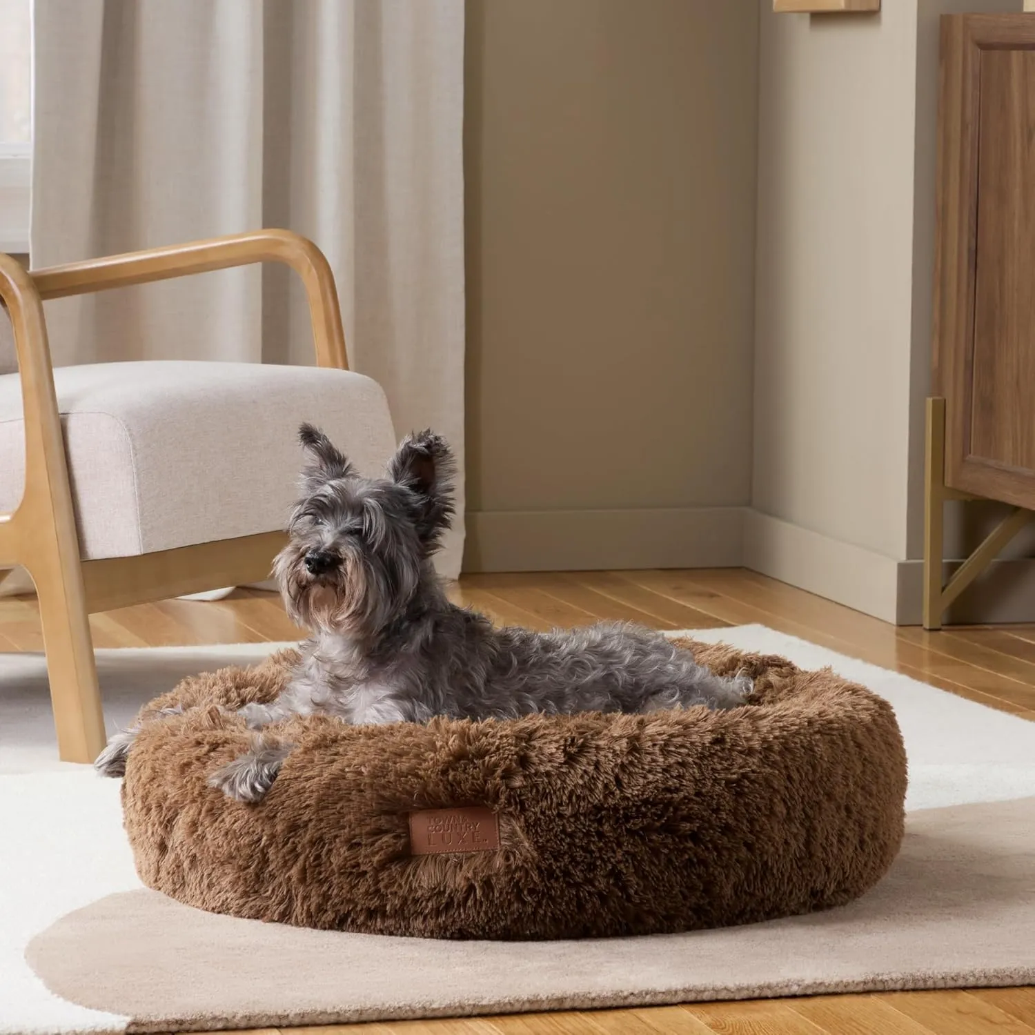 TOWN & COUNTRY LUXE CuddleTown Fuzzy Solid Donut Pet Bed, Soft, Cozy & Calming, Non-Slip Bottom, 100% Machine Washable, Brown, Medium 28"x28"x7" Round